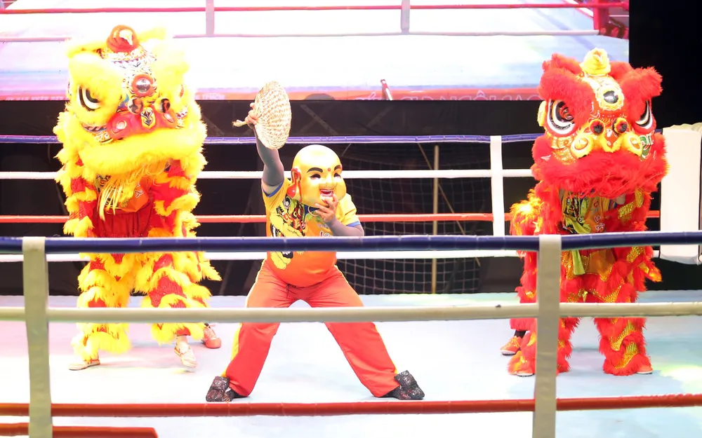 Trước giải đấu có màn múa lân hoành tráng của BTC giành cho khán giả. Trước giải đấu có màn múa lân hoành tráng của BTC giành cho khán giả.