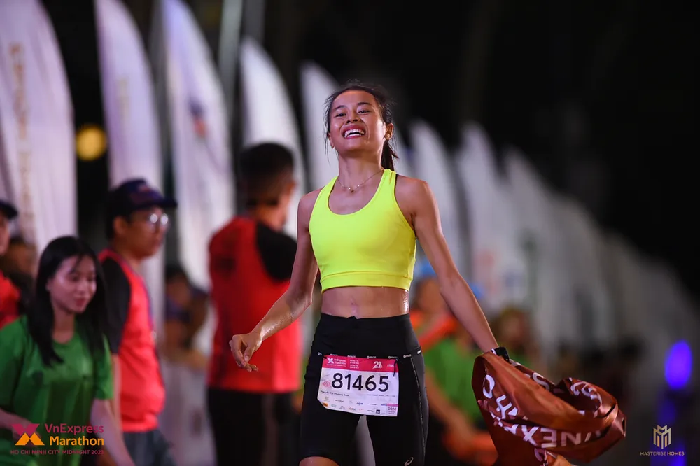 Về nhất nữ cự ly 21km. Về nhất nữ cự ly 21km.