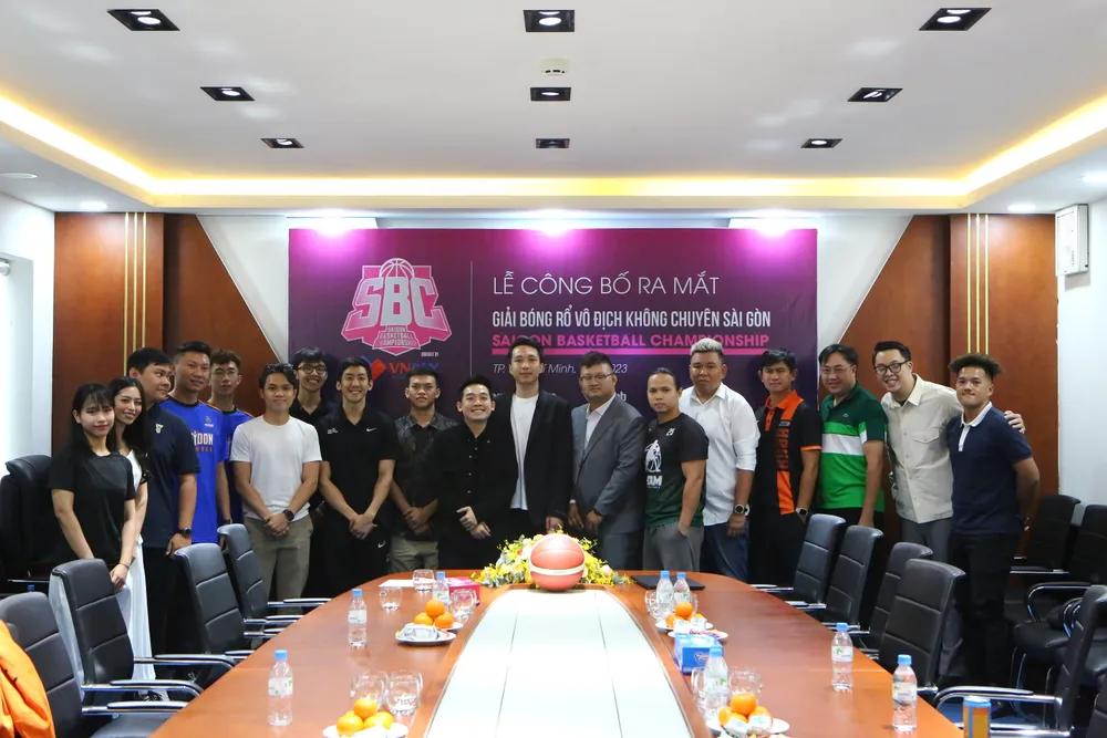 Hình ảnh BTC công bố giải đấu tại buổi họp báo.