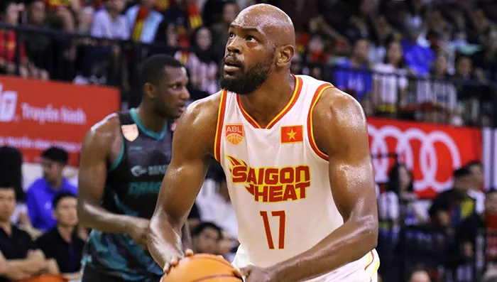 Giải bóng rổ không chuyên Saigon Basketball Championship 2023 vẫn cho VĐV nước ngoài thi đấu. Ảnh: Quỳnh Mai