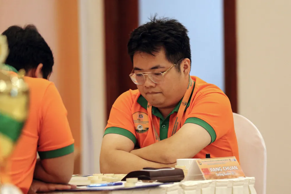 Giải cờ tướng các danh thủ Quốc tế - Cúp Phương Trang 2023 - Kỳ vương Tưởng Xuyên vô địch cúp Phương Trang lần thứ hai. Ảnh : Quỳnh Mai