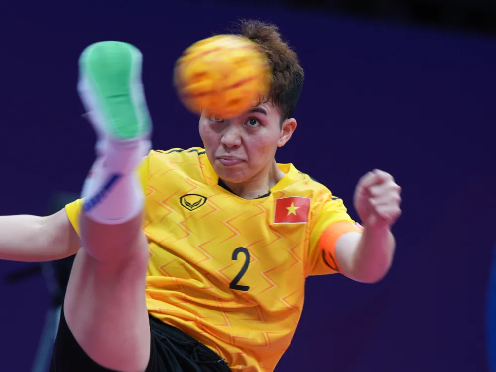 Những pha giao cầu có điểm rơi nhất định...đem về không ít điểm cho tuyển cầu mây Việt Nam