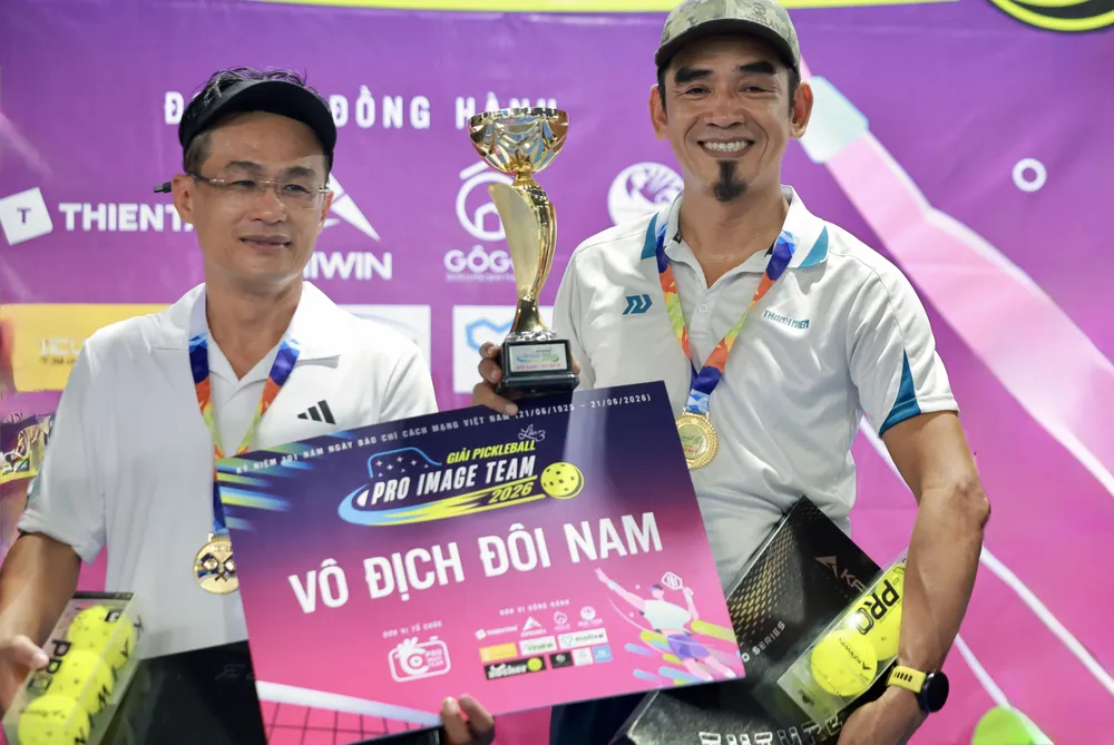 Đôi nam Kiều Phong - Độc Lập giành chức vô địch đôi nam giải Pickleball Pro Image Team 2026. Ảnh: Quỳnh Mai.