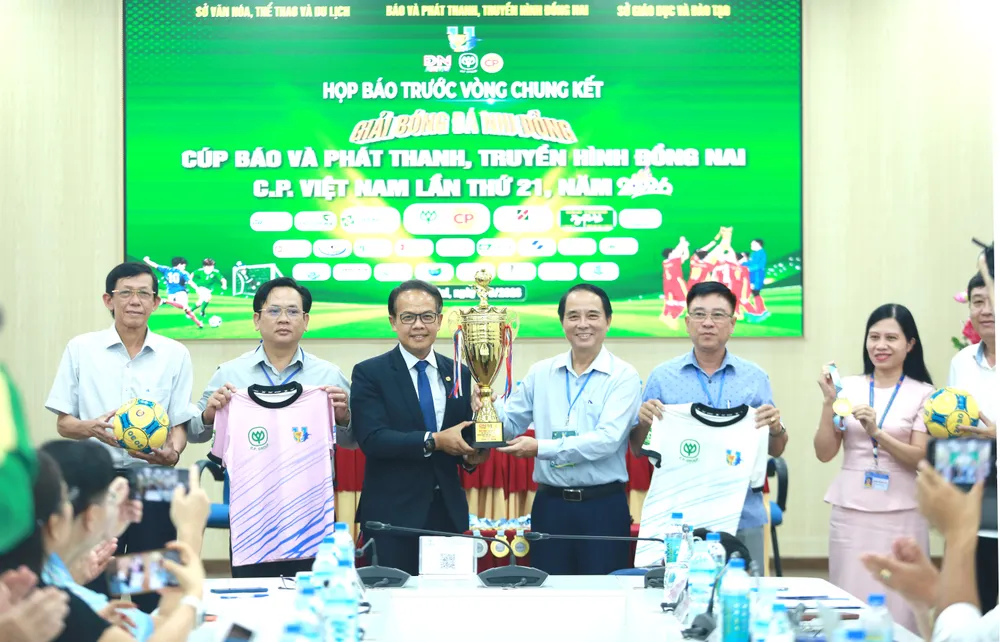 Có 16 đội tham dự Vòng chung kết Giải bóng đá nhi đồng Cúp Báo và PT-TH Đồng Nai - C.P. Việt Nam lần thứ 21. Ảnh: Quỳnh Mai