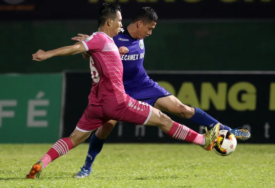 Vòng 10 V-League 2018: Tiến Linh lập cú poker trong đại thắng của B.Bình Dương ảnh 1