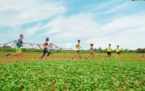 Đường chạy hữu ngạn sông Hồng