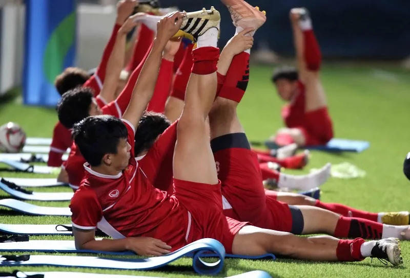 Đội tuyển Việt Nam tập buổi đầu tiên tại Dubai ảnh 5