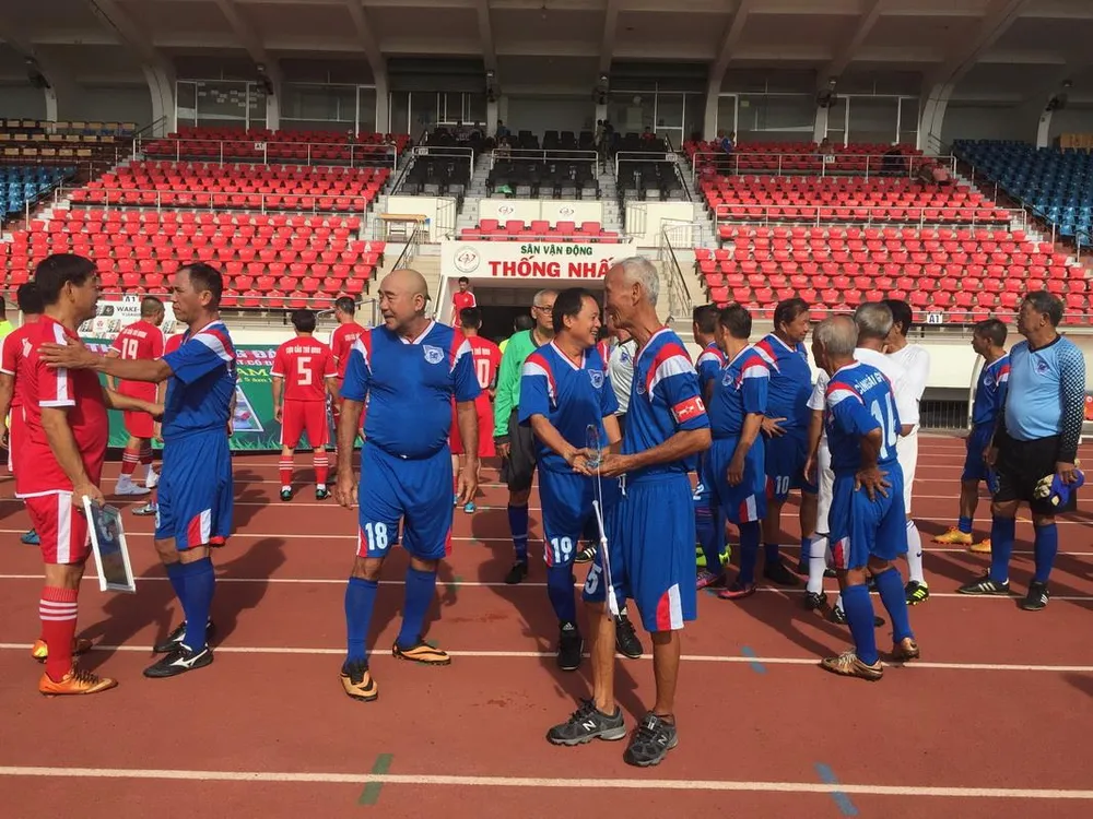 Các cựu cầu thủ họp mặt tưởng niệm 5 năm ngày mất HLV Phạm Huỳnh Tam Lang ảnh 3