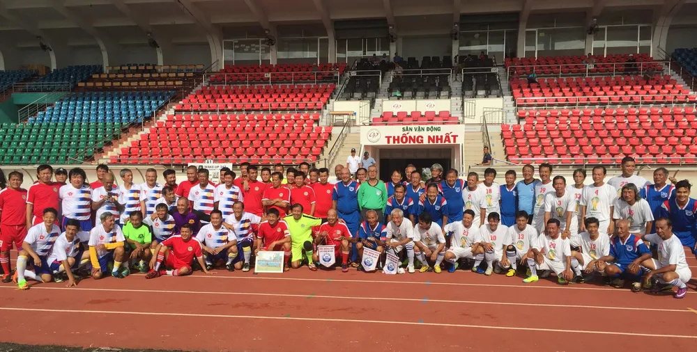 Các cựu cầu thủ họp mặt tưởng niệm 5 năm ngày mất HLV Phạm Huỳnh Tam Lang ảnh 6
