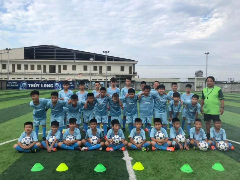 Cô gái Vàng đi gieo mầm tương lai của bóng đá Hà Nam ảnh 2