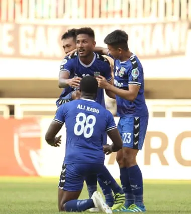 Loại PSM Makassar, B.Bình Dương gặp CLB Hà Nội trong trận chung kết ảnh 1