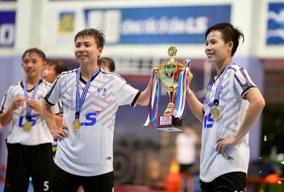 Đội nữ Thái Sơn Nam Quận 8 vô địch giải futsal TPHCM mở rộng - Cúp LS 2019 ảnh 4