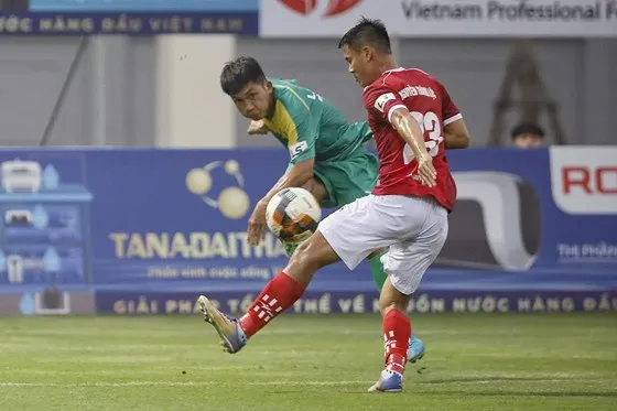 Thua Phố Hiến ngay trên sân nhà, Bình Phước kết thúc hy vọng tranh suất dự play-off. Ảnh: Minh Hoàng