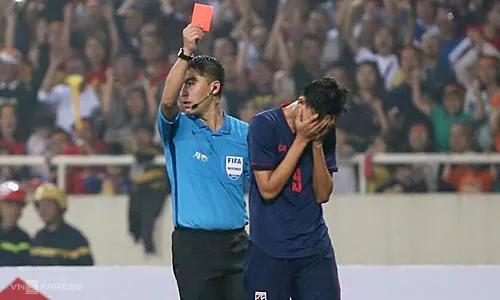 Cầu thủ đấm Đình Trọng ở Vòng loại U23 châu Á 2020 được xóa thẻ ảnh 1