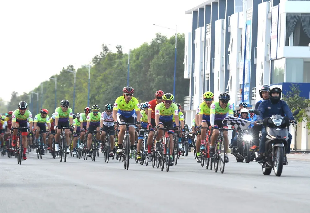 Nguyễn Thành Nhật đoạt áo vàng chặng 1 Giải xe đạp BTV mở rộng 2020 ảnh 1