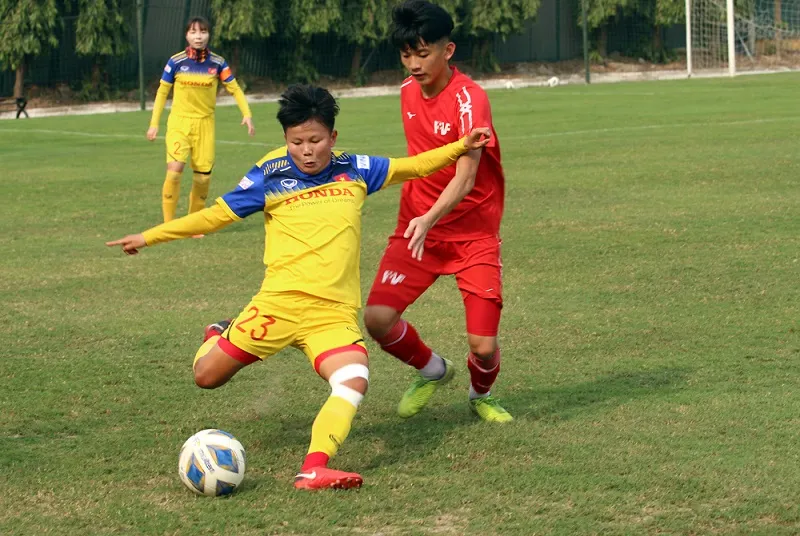 ĐT nữ Việt Nam thua trận tập huấn đầu tiên ảnh 2