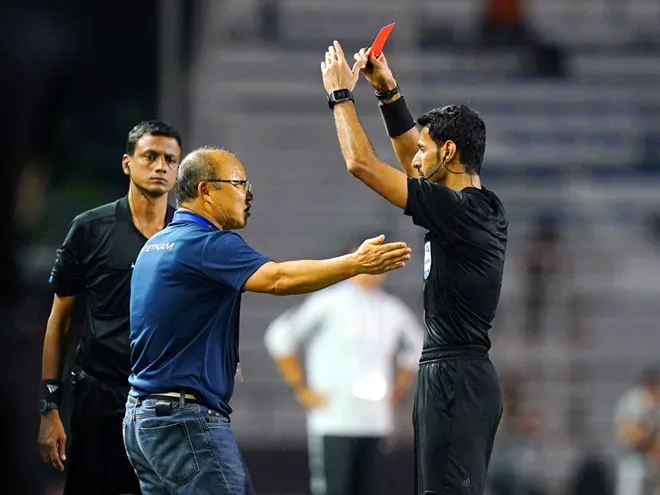 Ông Park Hang-seo vẫn dẫn dắt đội tuyển Việt Nam tại AFF Cup 2020 ảnh 1