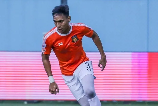 Trung vệ Afiq Yunos