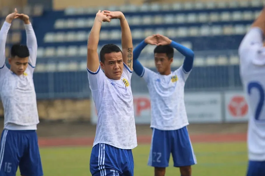 Huế trong niềm vui trở lại sân tập ảnh 1