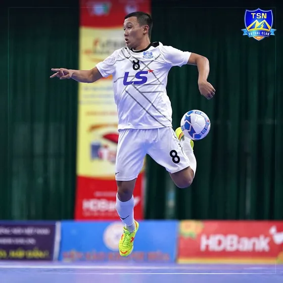 Quả bóng bạc futsal Việt Nam 2016 tham gia chiến dịch #BreakTheChain ảnh 1