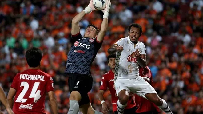 Xuất ngoại thi đấu, giấc mơ chưa thành của cầu thủ Việt Nam ảnh 2