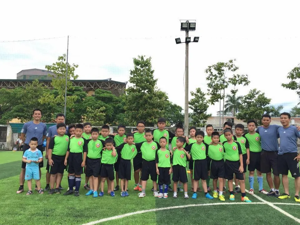 Văn Trương trở lại với bóng đá cộng đồng. 