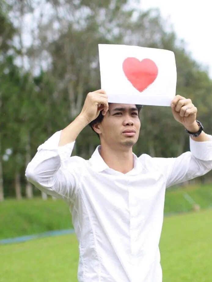 Công Phượng âm thầm tổ chức lễ đính hôn vào ngày 3-6