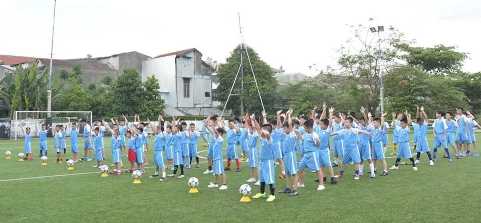 Sân chơi bóng đá cộng đồng rộn ràng trở lại ảnh 2