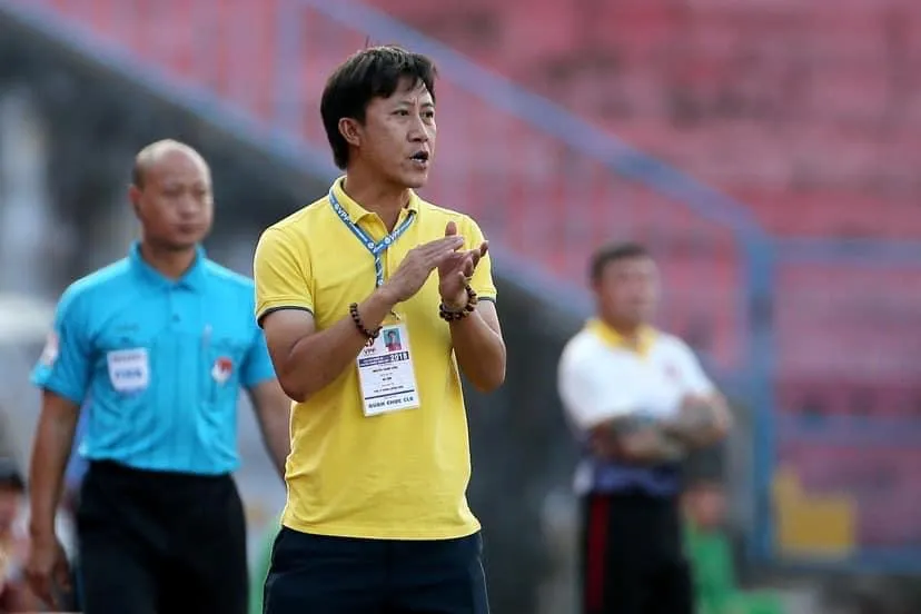 Làm huấn luyện ở CLB Thanh Hóa: người tài cũng phải bó tay! ảnh 1