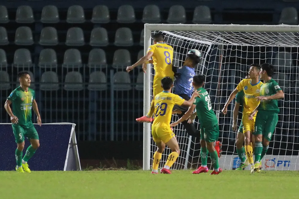 Bình Định và Khánh Hòa kéo dài mạnh toàn thắng ảnh 2