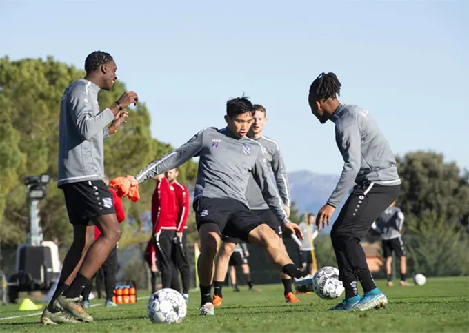 Văn Hậu vẫn mong muốn ở lại cùng đội bóng của Hà Lan. 