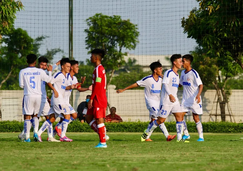 Cùng bỏ lỡ hàng tá cơ hội, U19 PVF và HA.GL 1 chia điểm ảnh 1