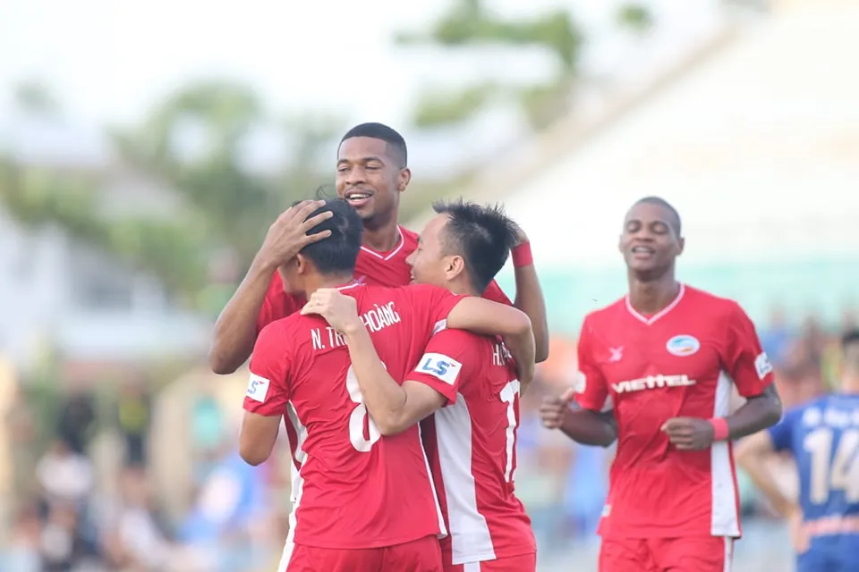 Thua đậm trước Viettel, CLB Quảng Nam lâm nguy ảnh 1