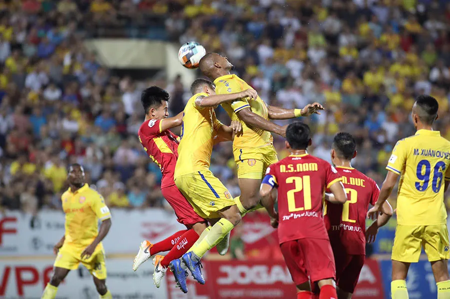 Đánh bại SLNA, CLB Nam Định chấm dứt chuỗi 4 trận thua liên tiếp ảnh 1