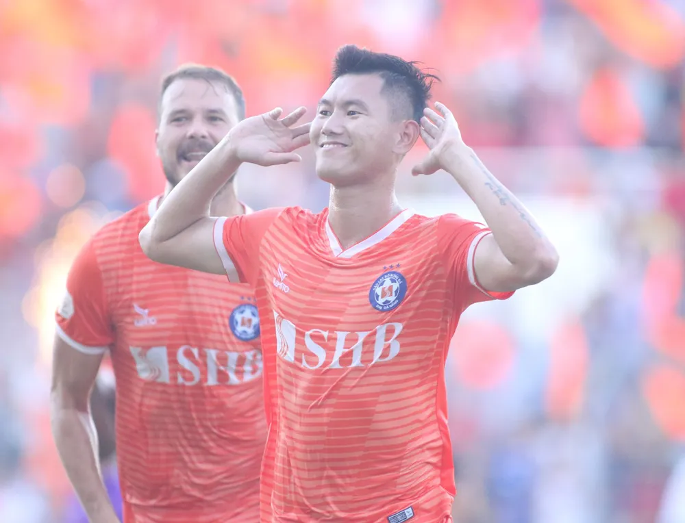 Văn Long ghi bàn, CLB Đà Nẵng chia điểm với ĐKVĐ Hà Nội ảnh 2