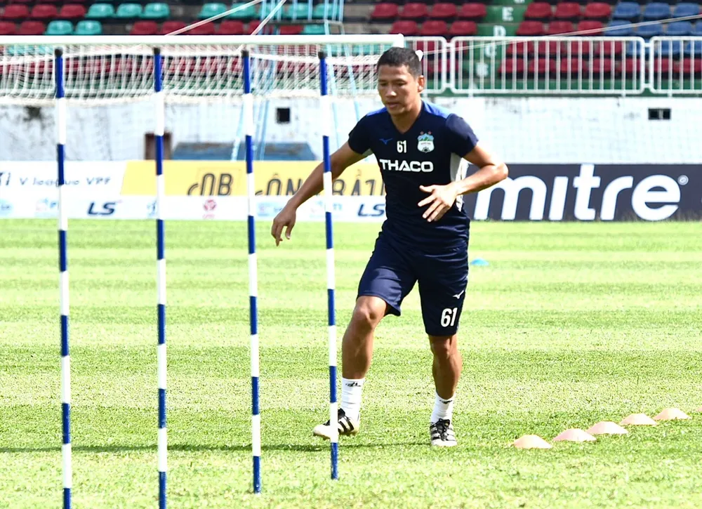 Anh Đức đã có buổi tập đầu tiên cùng HA.GL vào ngày 15-7. Ảnh: Anh Tiến