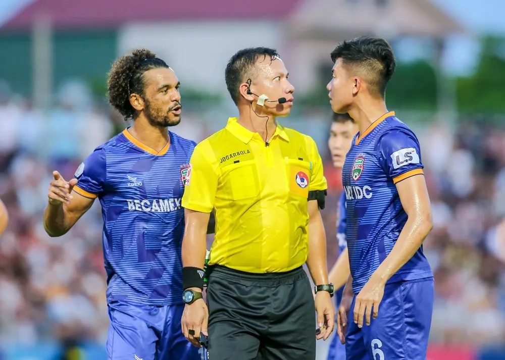 LS V-League 2020 đang ngày càng quyết liệt. Ảnh: MINH HOÀNG