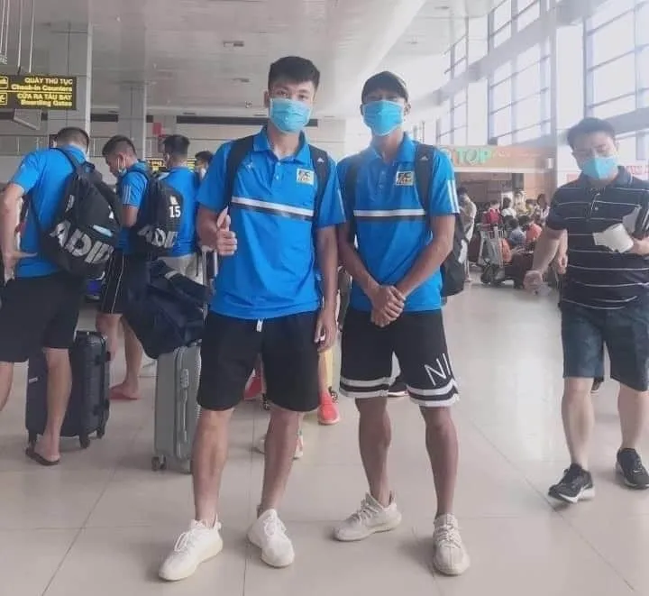 Những đội di chuyển sớm như Huế, trước thông báo dừng giải sẽ được VPF hoàn lại chi phí di chuyển. Ảnh: Hữu Thành