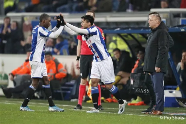 Xuất ngoại thi đấu, giấc mơ vẫn còn xa với cầu thủ Việt ảnh 2