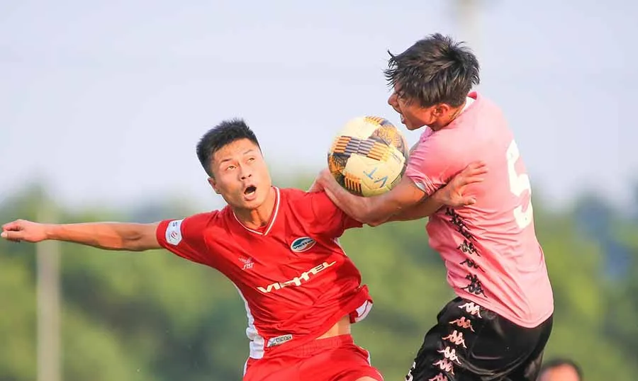 Văn Hậu đã có trận đầu tiên cùng CLB Hà Nội sau 1 năm vắng bóng