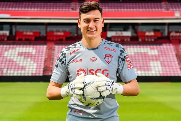 Filip Nguyễn “gọi”, Văn Lâm “trả lời” ảnh 1