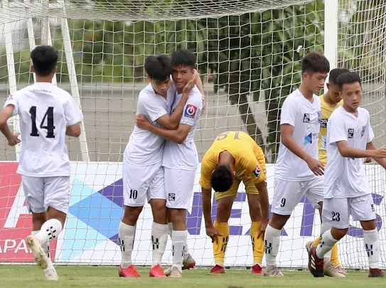 U17 Học viện Nutifood giành giành chiến thắng 4-2 trước SLNA