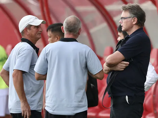 Ông Graechen đối đầu cùng các học trò ở HAGL ảnh 1