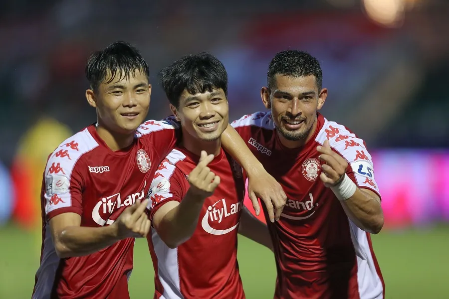 Công Phượng tỏa sáng với cú đúp trong trận thắng 5-1 của CLB TPHCM. Ảnh: DŨNG PHƯƠNG