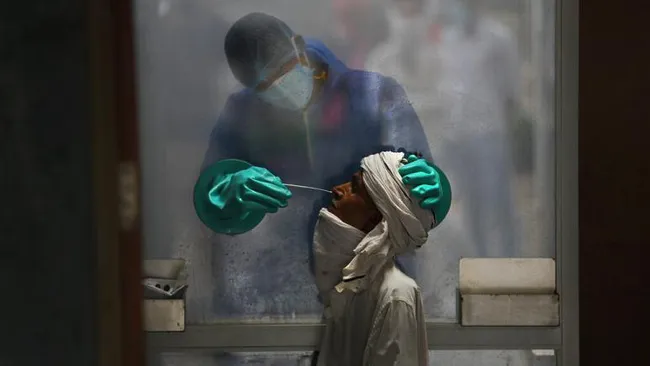 Số ca mắc COVID-19 trên thế giới vẫn tiếp tục tăng. Ảnh: AP