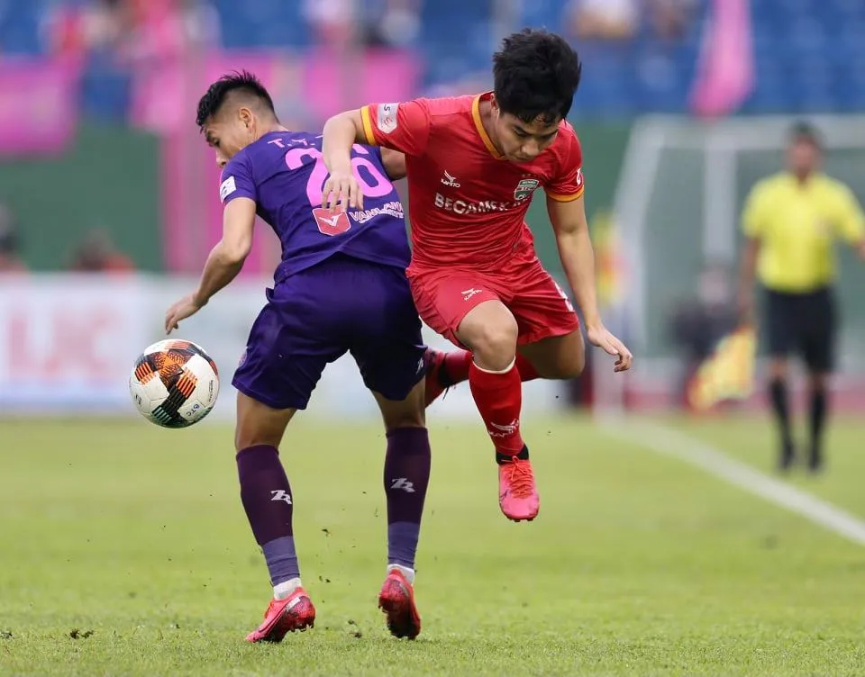 Các cầu thủ trẻ Bình Dương đã có màn trình diễn ấn tượng vào chiều 14-10. Ảnh: DŨNG PHƯƠNG