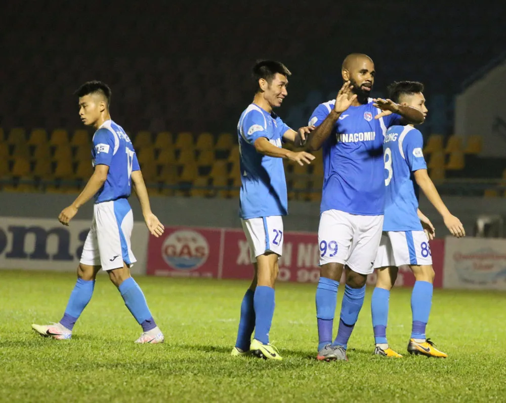 Claudecir ghi bàn nhưng Than Quảng Ninh không thể bảo toàn chiến thắng
