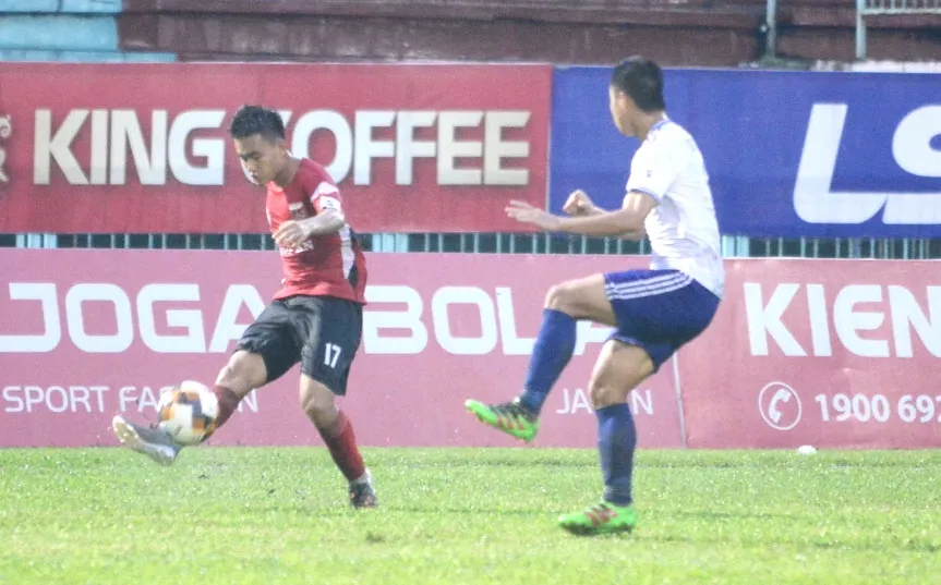 Hòa đội Huế ở trận đấu bù, CLB Long An tạo lợi thế đua trụ hạng ảnh 1