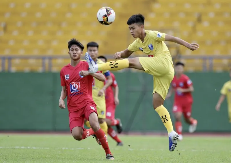 Bóng đá trẻ Nghệ An vẫn ‘sống tốt’ trong thời cạnh tranh thị trường ảnh 1