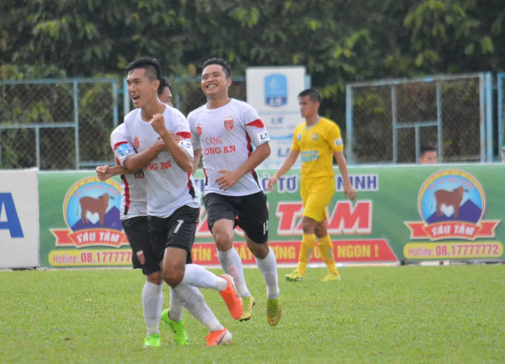 Giải hạng Nhất LS 2020: Long An, Cần Thơ và Đồng Tháp níu nhau trong cuộc đua trụ hạng ảnh 1